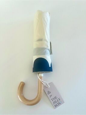 NWT Blue and beige stylish Fulton umbrella for the spring 2026 jilly box
